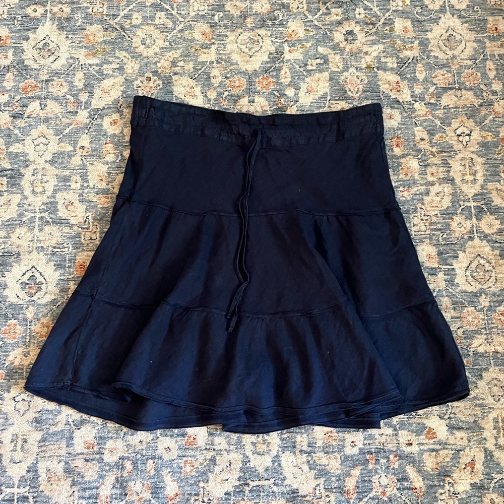 Perfect for teachers 🍎 VGUC Caslon size M tiered navy skirt